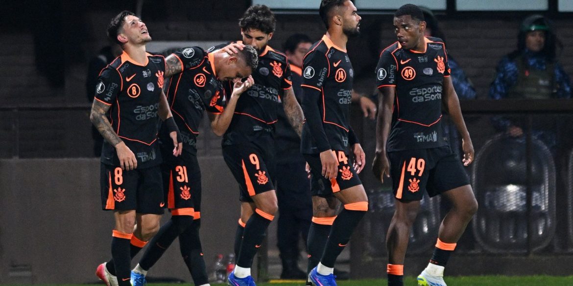 corinthians-derrota-platense-na-libertadores-na-estreia-de-diniz